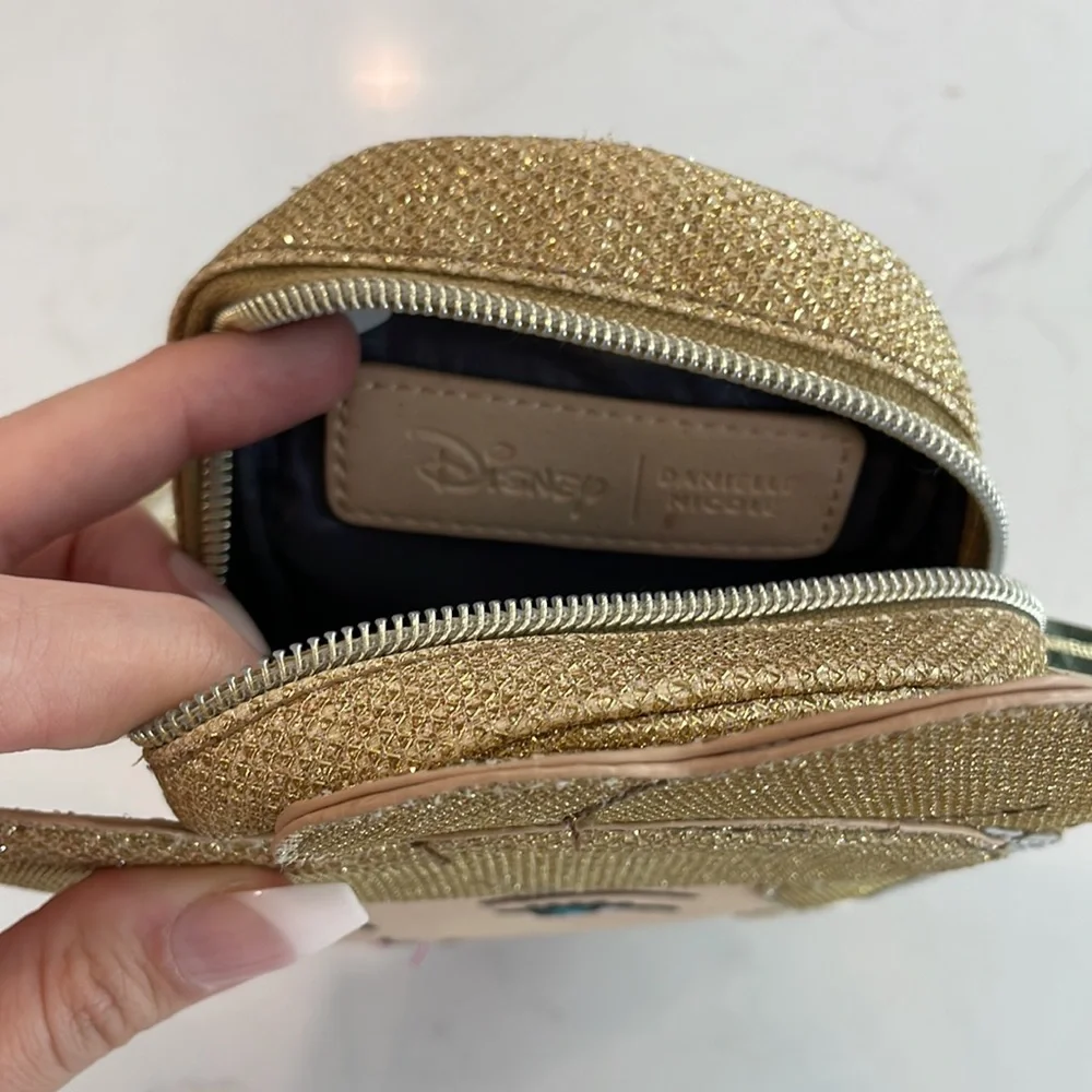 Cinderella Danielle Nicole crossbody bag! - Picture 2 of 3